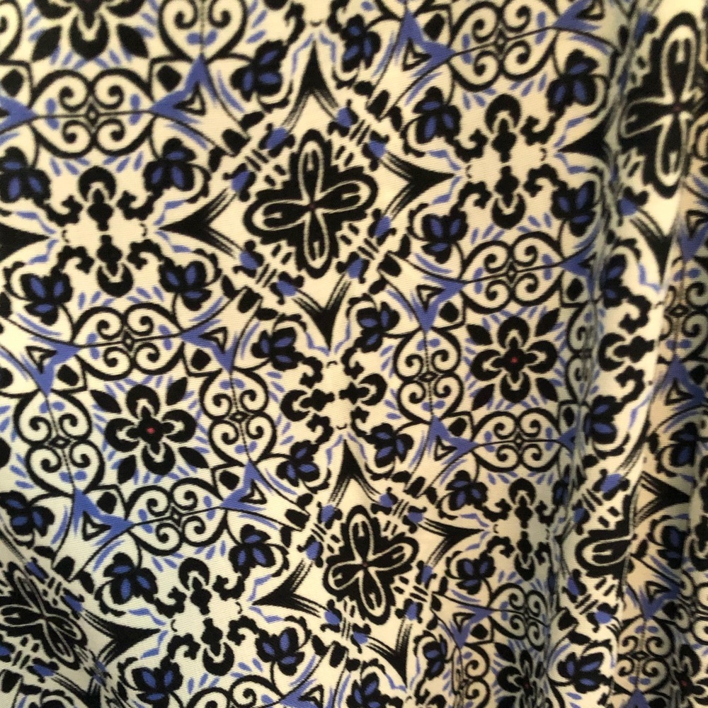 Pattern dress - Picture 4 of 10